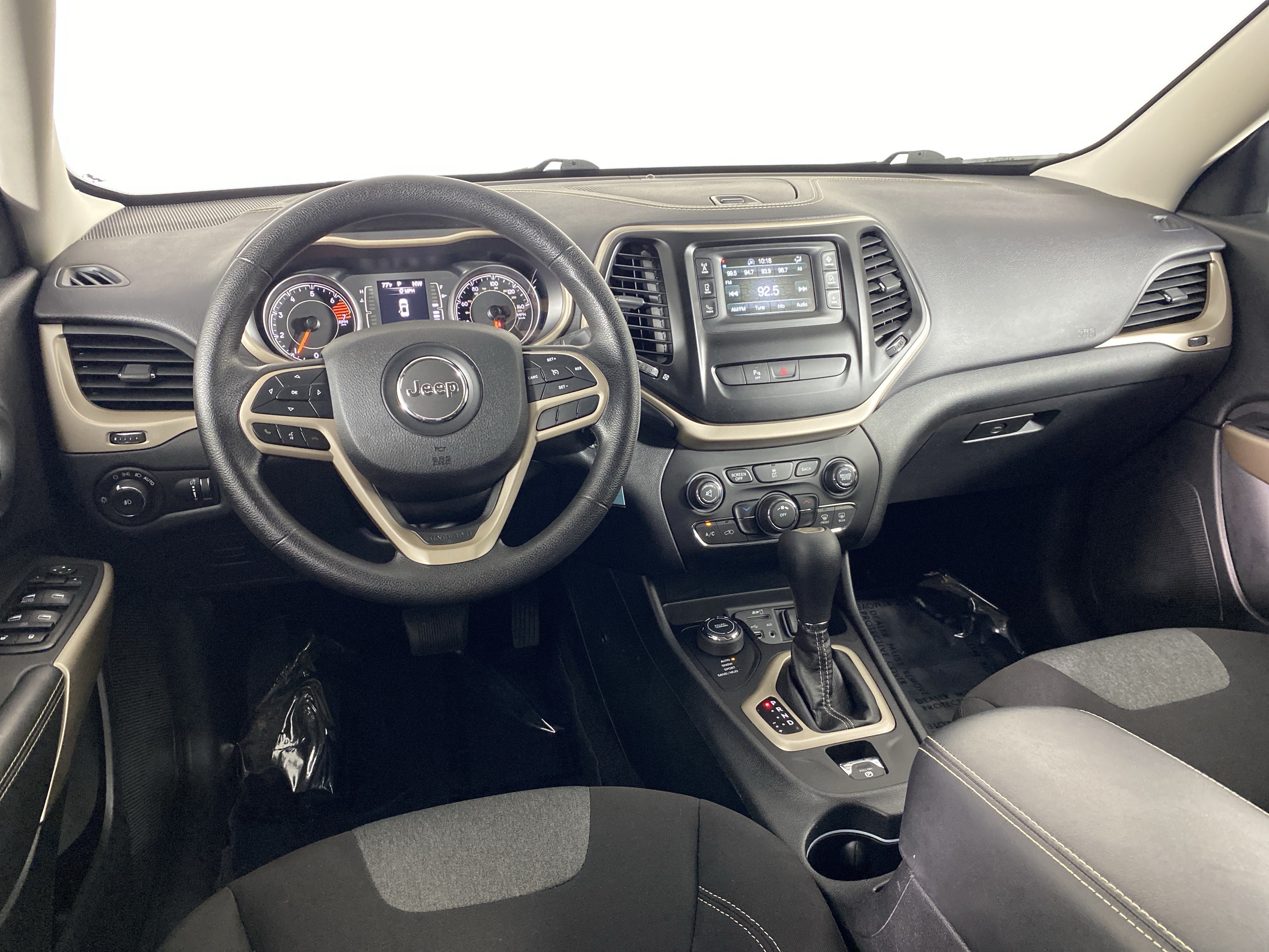 Used 2018 Jeep Cherokee Latitude w/ Safety Group AWD/4WD image 32