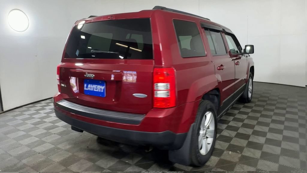 Used 2014 Jeep Patriot Latitude AWD/4WD image 10
