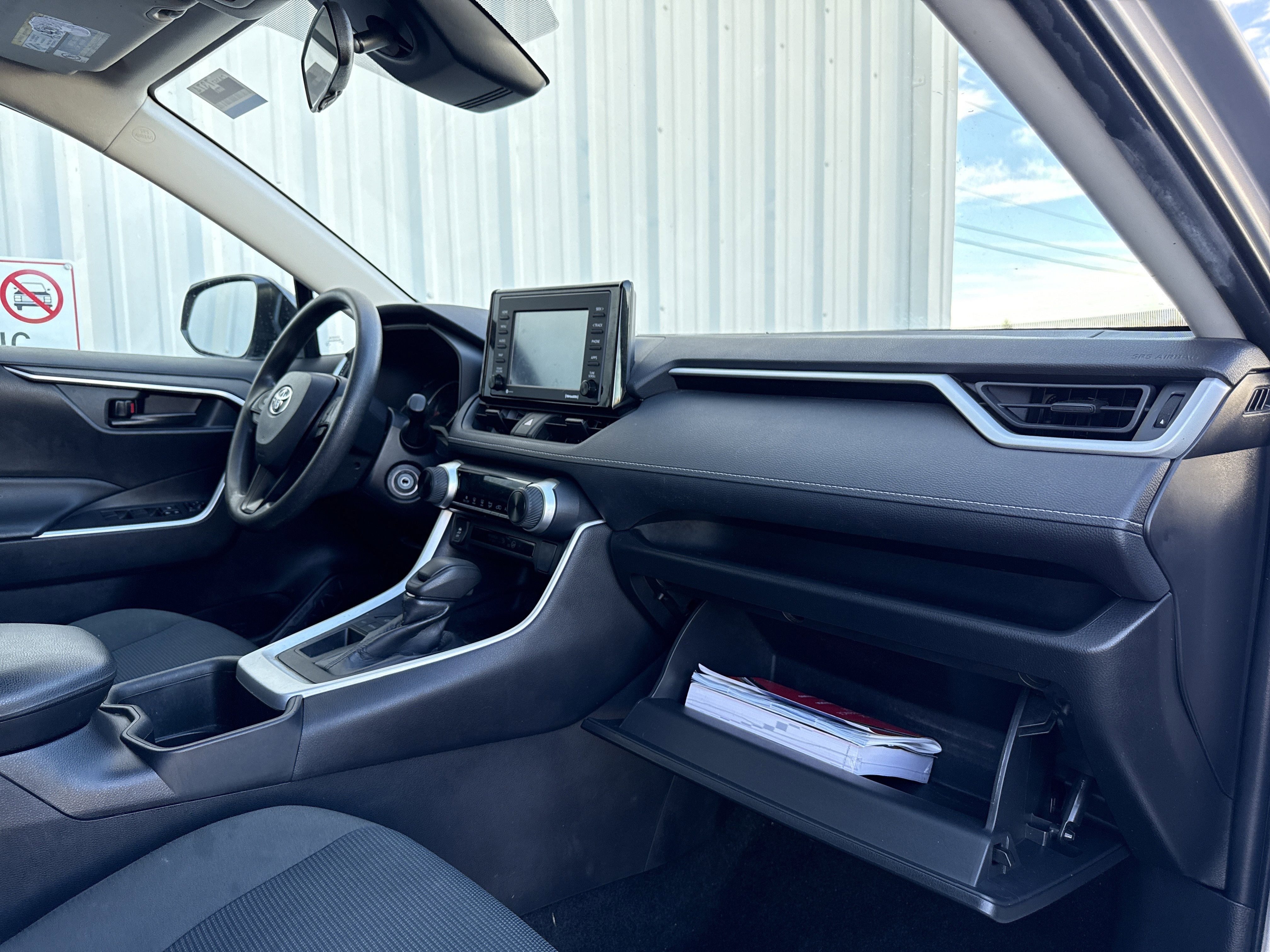 Used 2022 Toyota RAV4 LE image 29