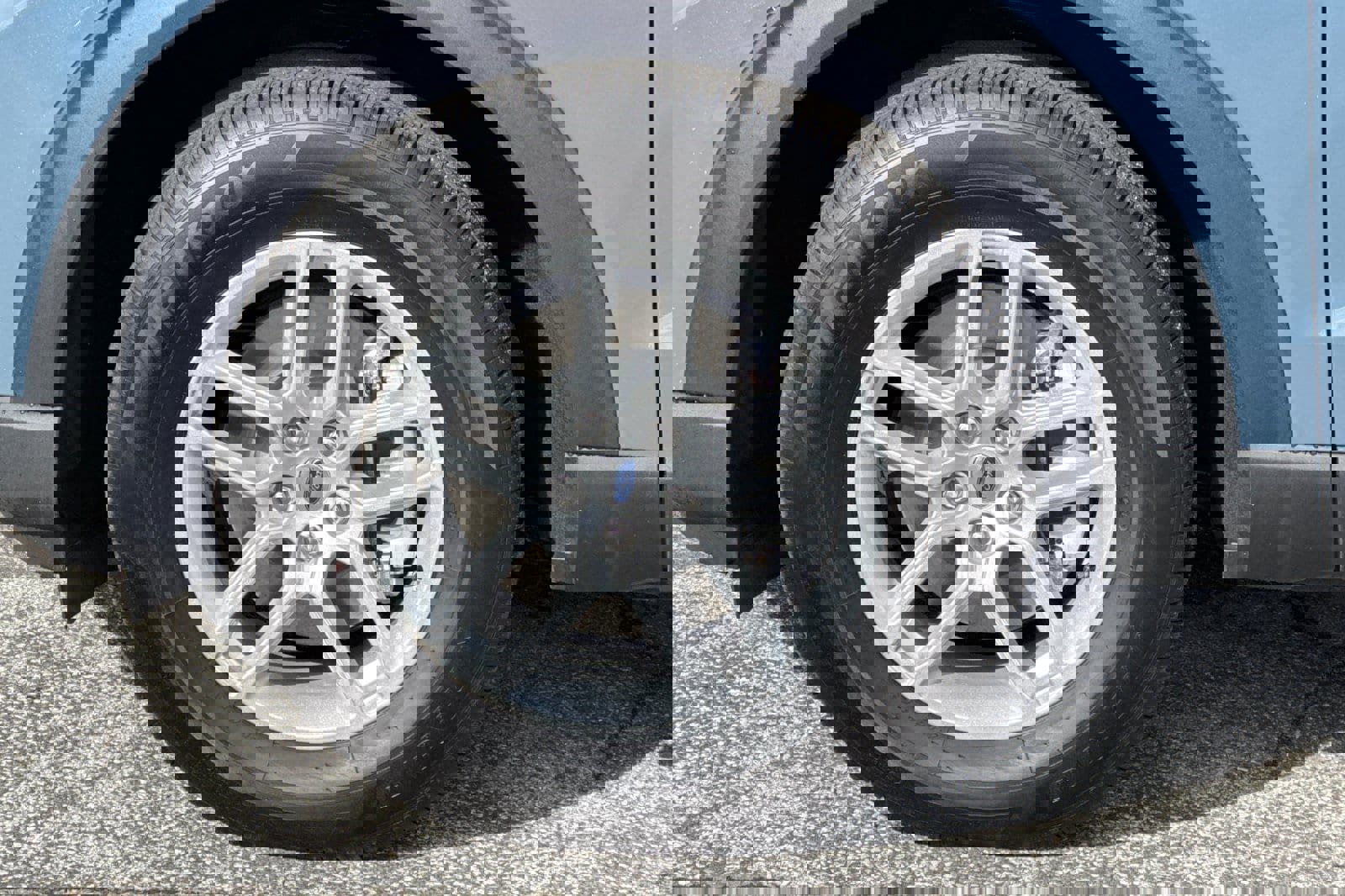 Certified 2025 Ford Explorer Active image 28