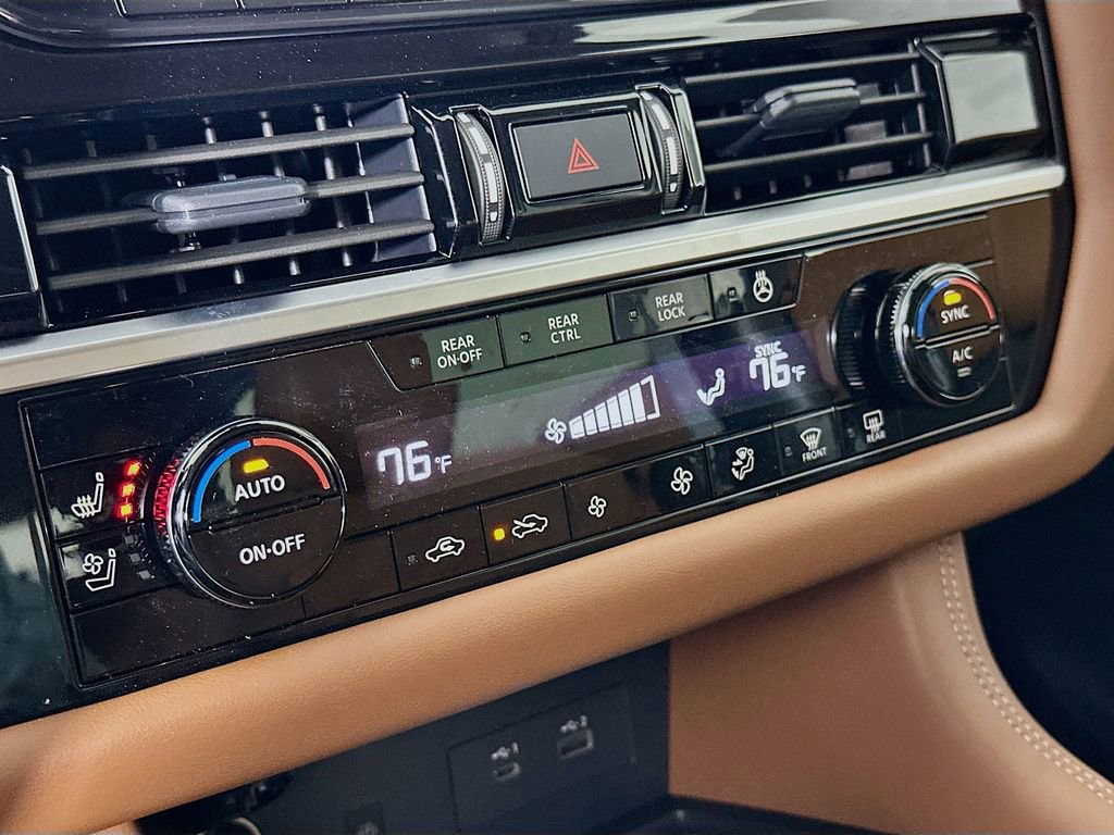 New 2025 Nissan Pathfinder Platinum w/ Black Appearance Package image 22