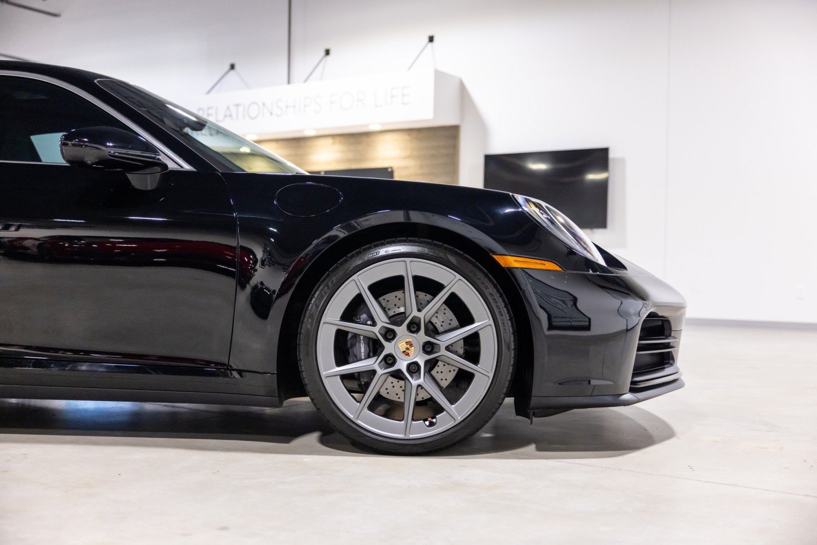 Used 2025 Porsche 911 Carrera RWD image 21