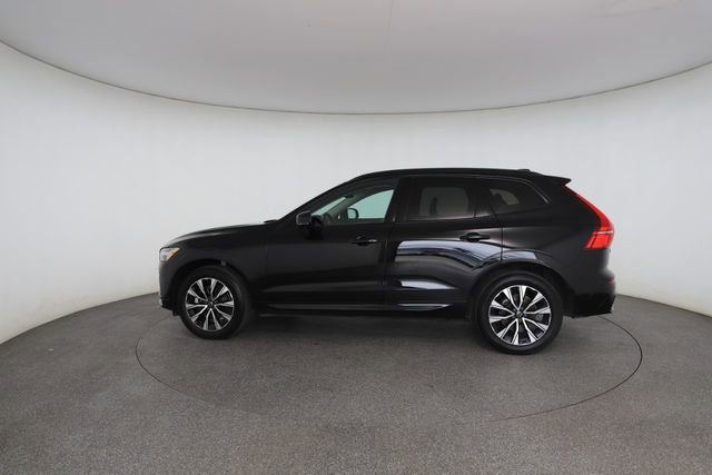 Used 2023 Volvo XC60 B5 Plus image 8