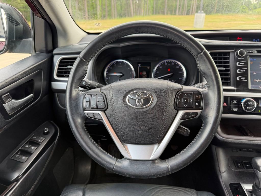 Used 2018 Toyota Highlander FWD V6 image 17
