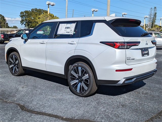 New 2025 Mitsubishi Outlander SE image 7