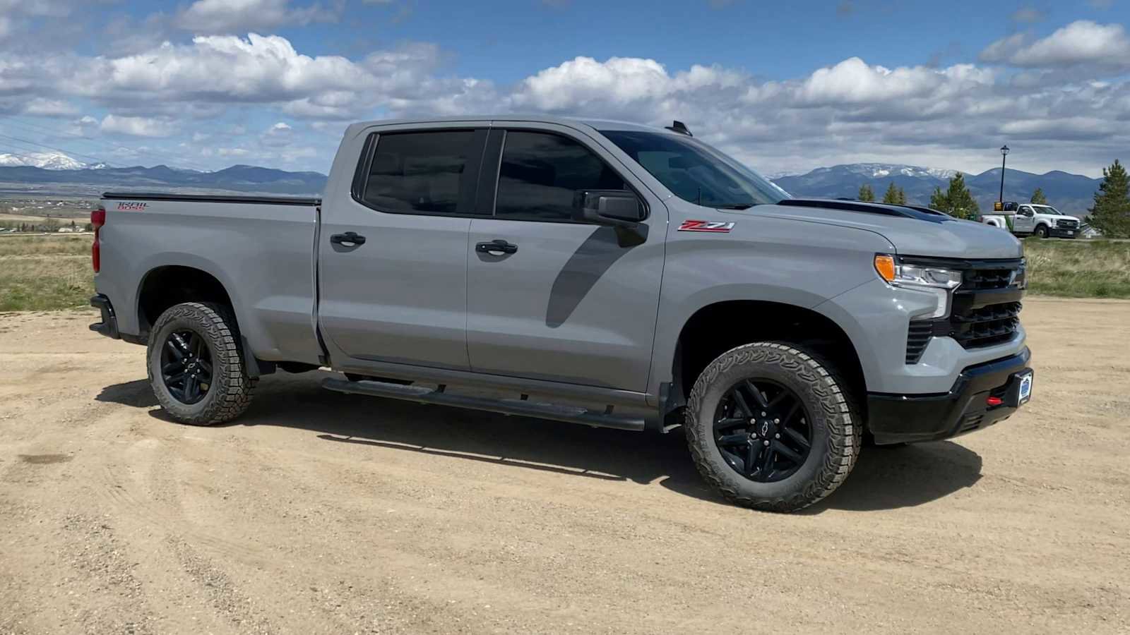 Used 2024 Chevrolet Silverado 1500 LT Trail Boss w/ Convenience Package II AWD/4WD image 2