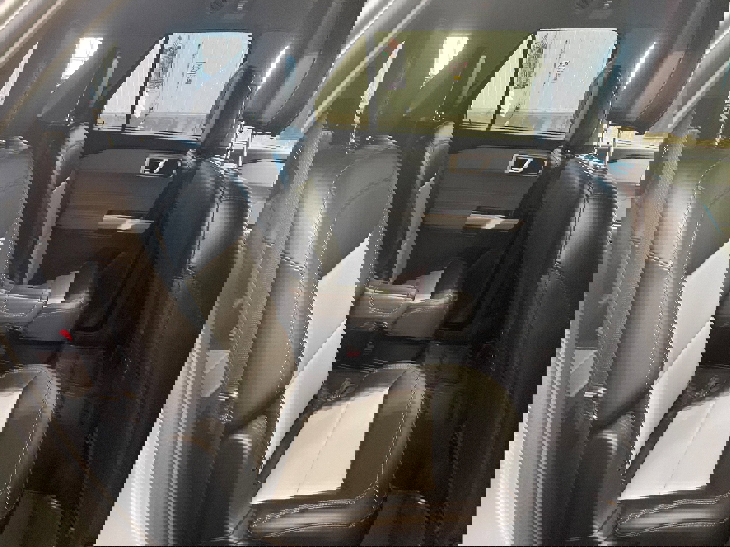 Used 2023 Ford Explorer XLT w/ Equipment Group 202A image 31