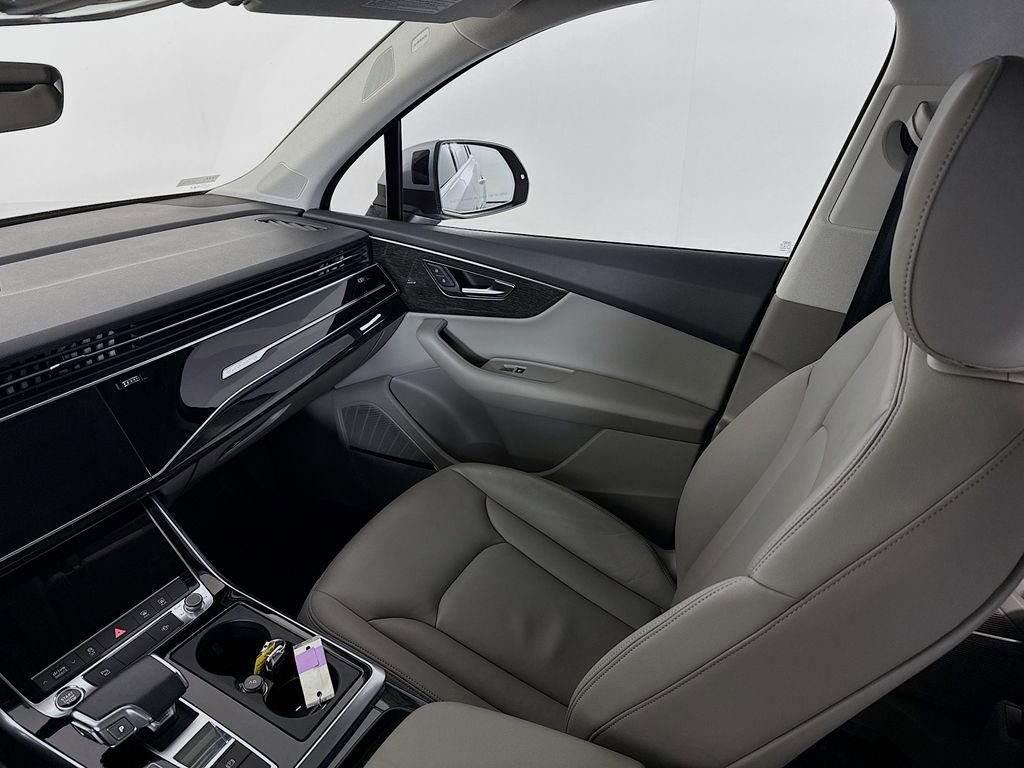 Used 2021 Audi Q7 2.0T Premium Plus image 23