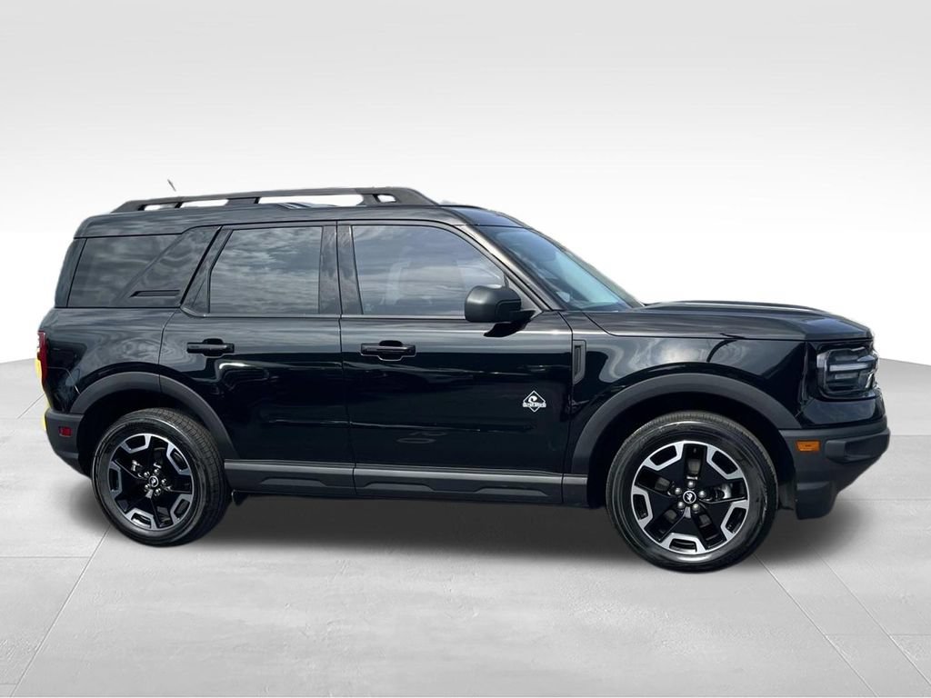 Used 2023 Ford Bronco Sport Outer Banks w/ Tech Package AWD/4WD image 2