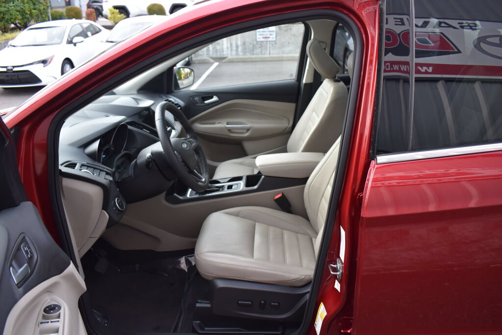 Used 2019 Ford Escape Titanium AWD/4WD image 18