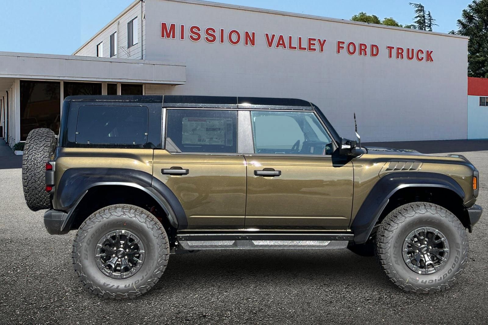 New 2025 Ford Bronco Raptor image 3