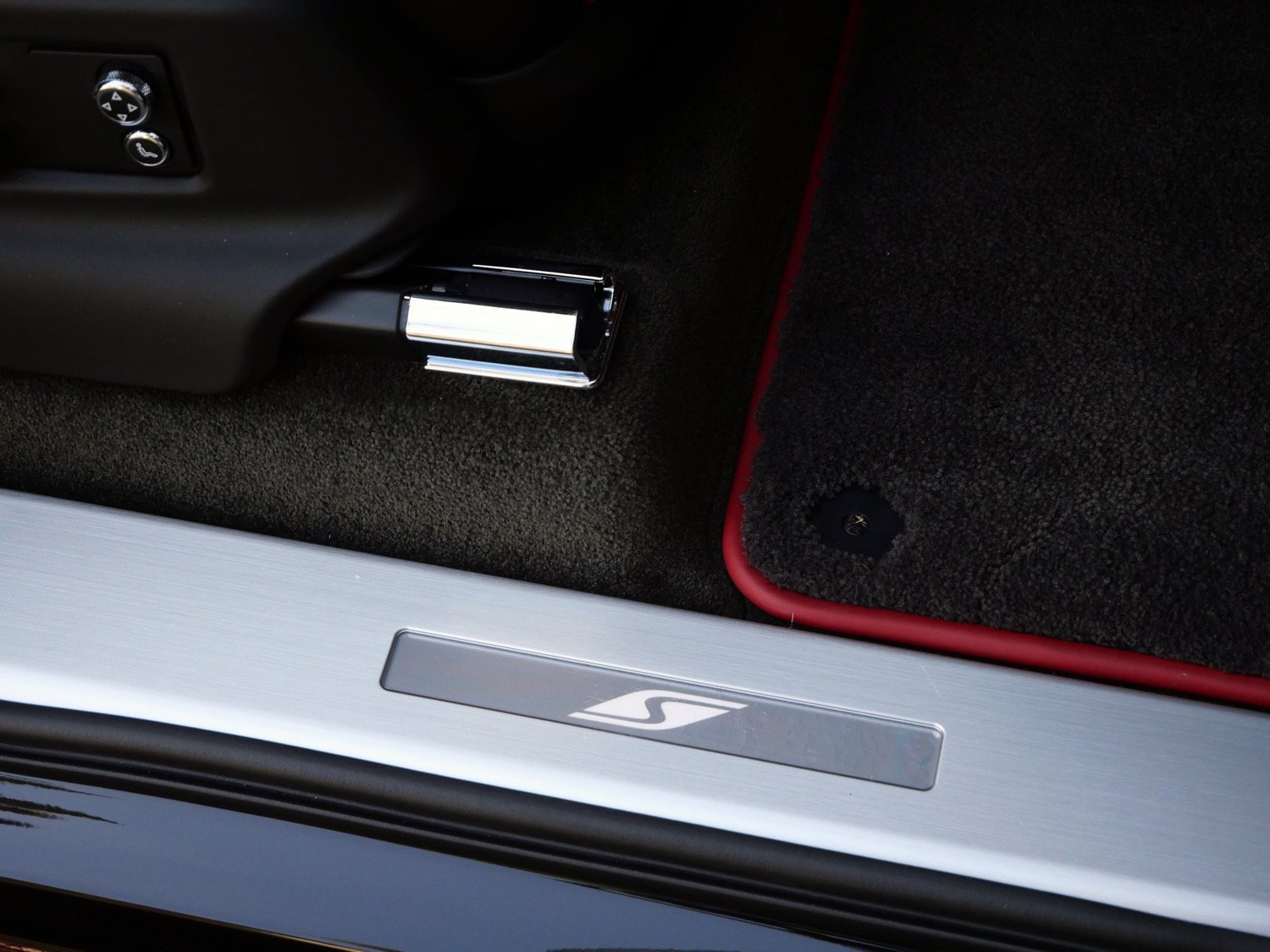 Used 2022 Bentley Bentayga S image 26