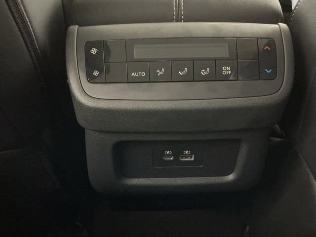 New 2025 Nissan Pathfinder SL image 12