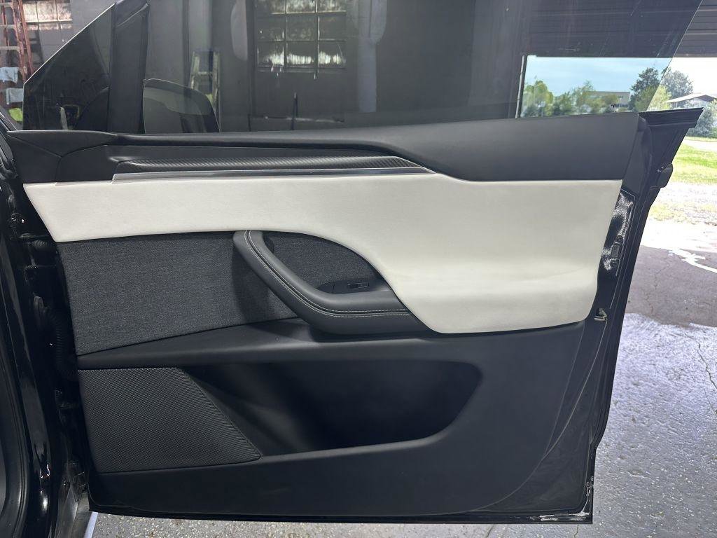 Used 2023 Tesla Model X Plaid image 35