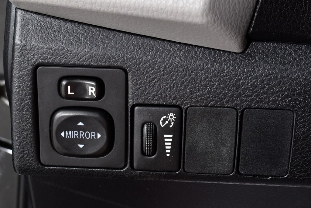 Used 2016 Toyota Corolla LE FWD image 31