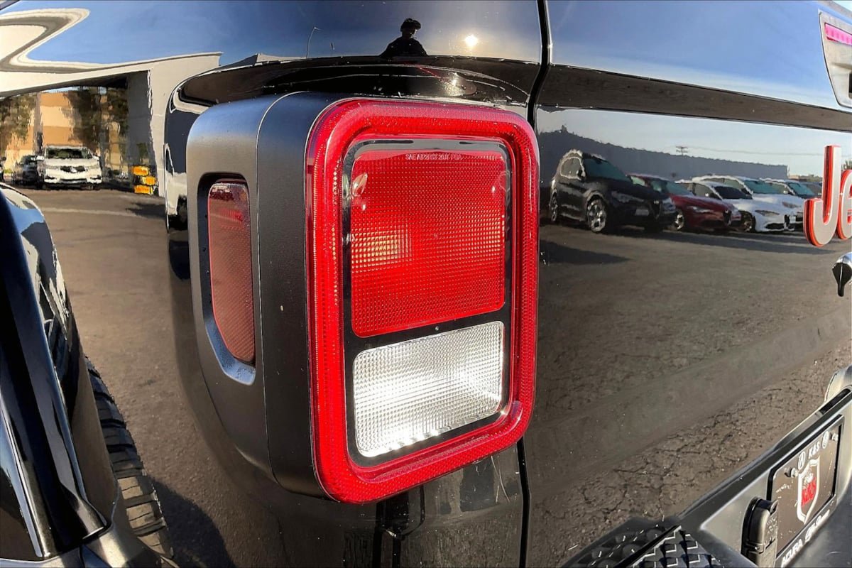 Used 2022 Jeep Gladiator Mojave w/ Trailer Tow Package image 24