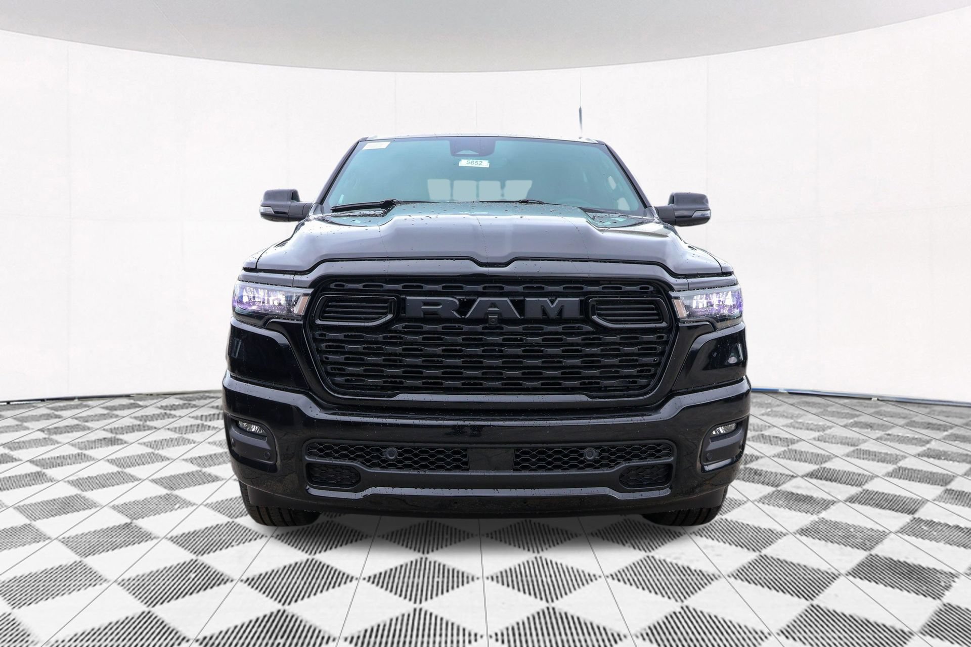 New 2026 RAM 1500 4x4 Crew Cab image 8