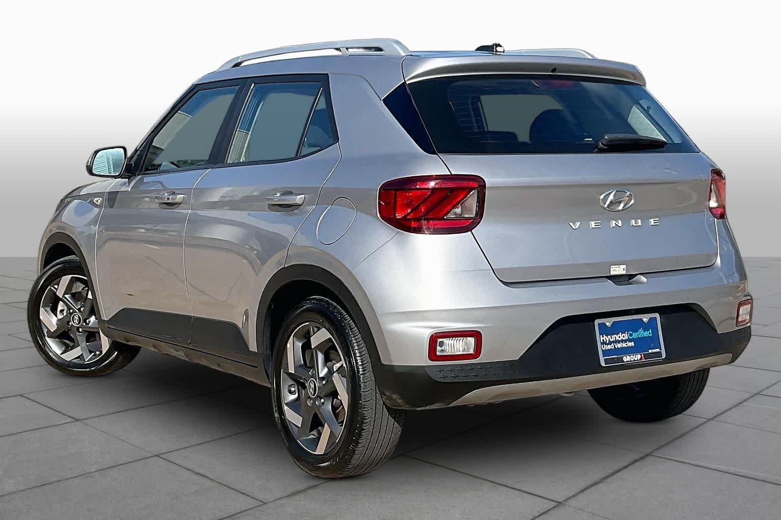 Certified 2026 Hyundai Venue SEL FWD image 12