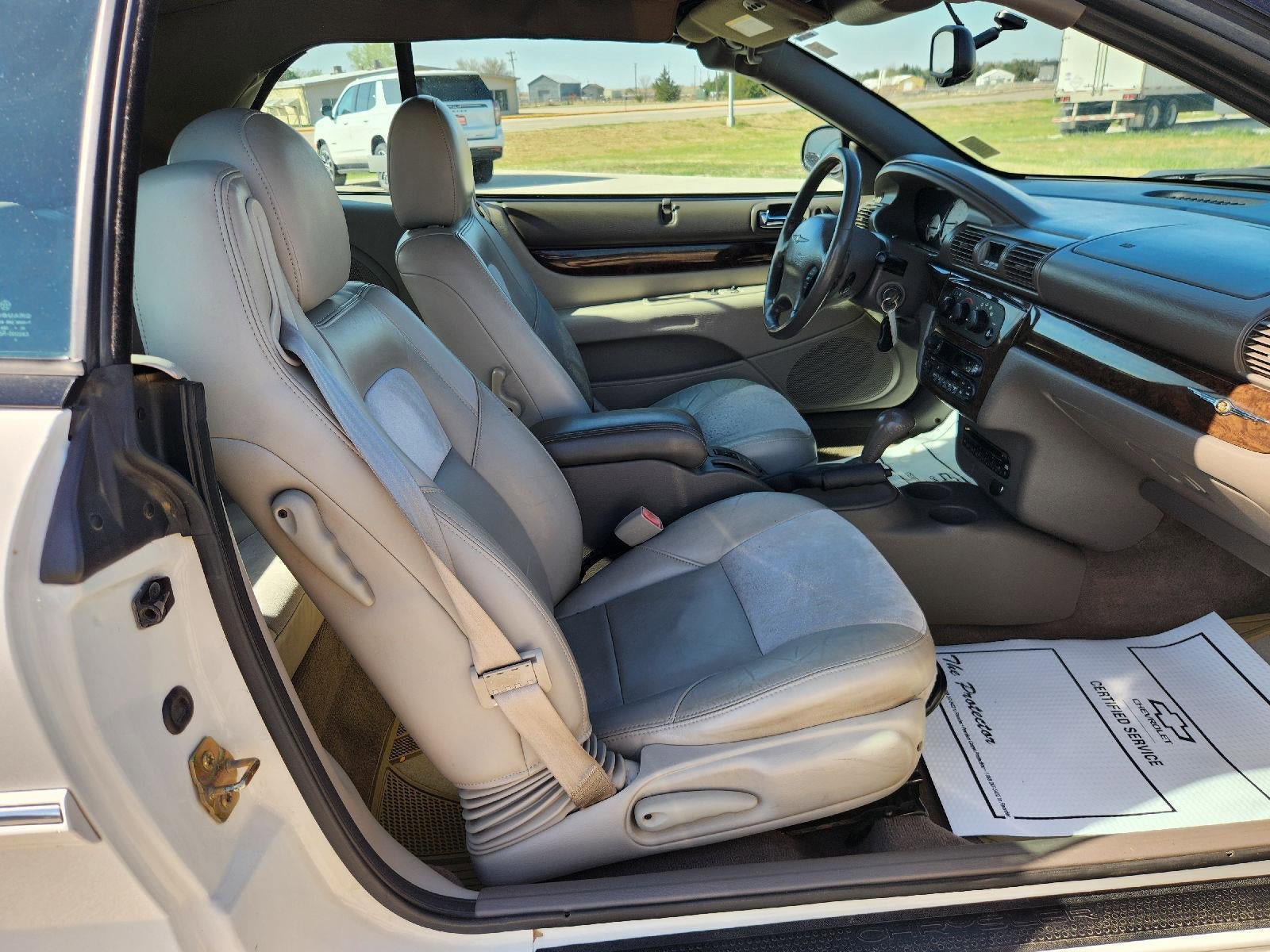 Used 2004 Chrysler Sebring Limited FWD image 23