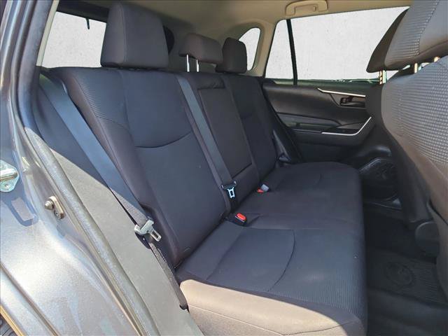 Used 2021 Toyota RAV4 LE AWD/4WD image 18