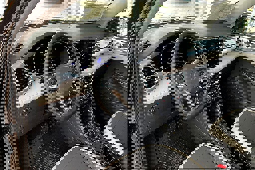 New 2025 Volkswagen Taos SE image 14