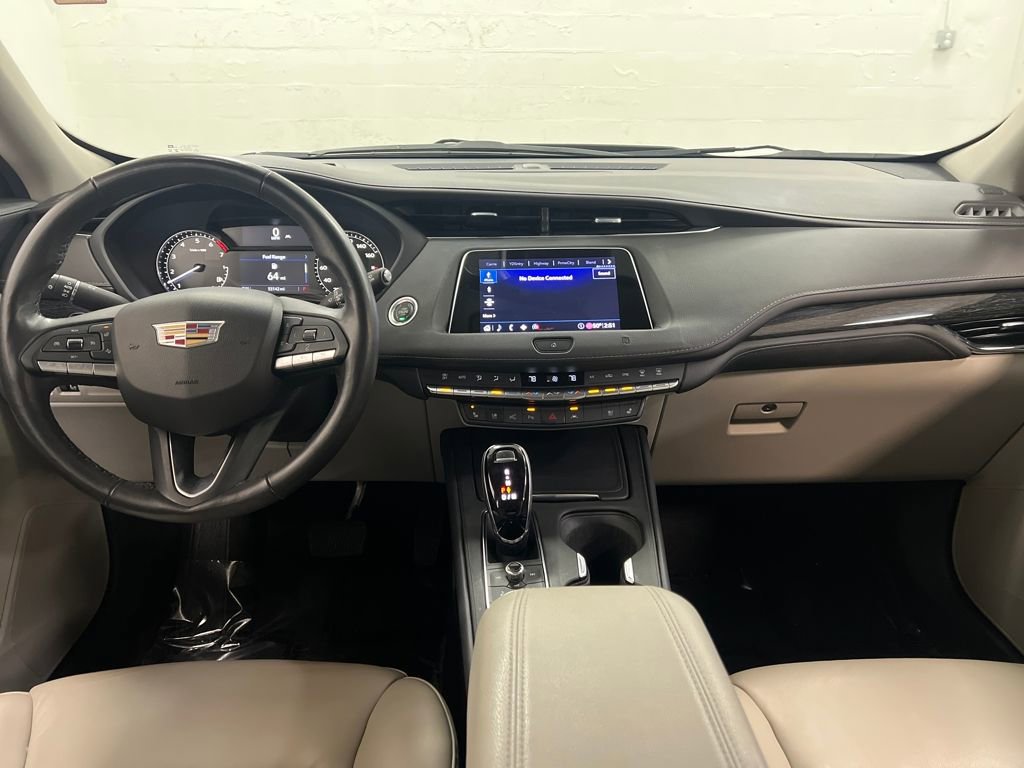 Used 2020 Cadillac XT4 Premium Luxury w/ Enhanced Visibility Package image 14