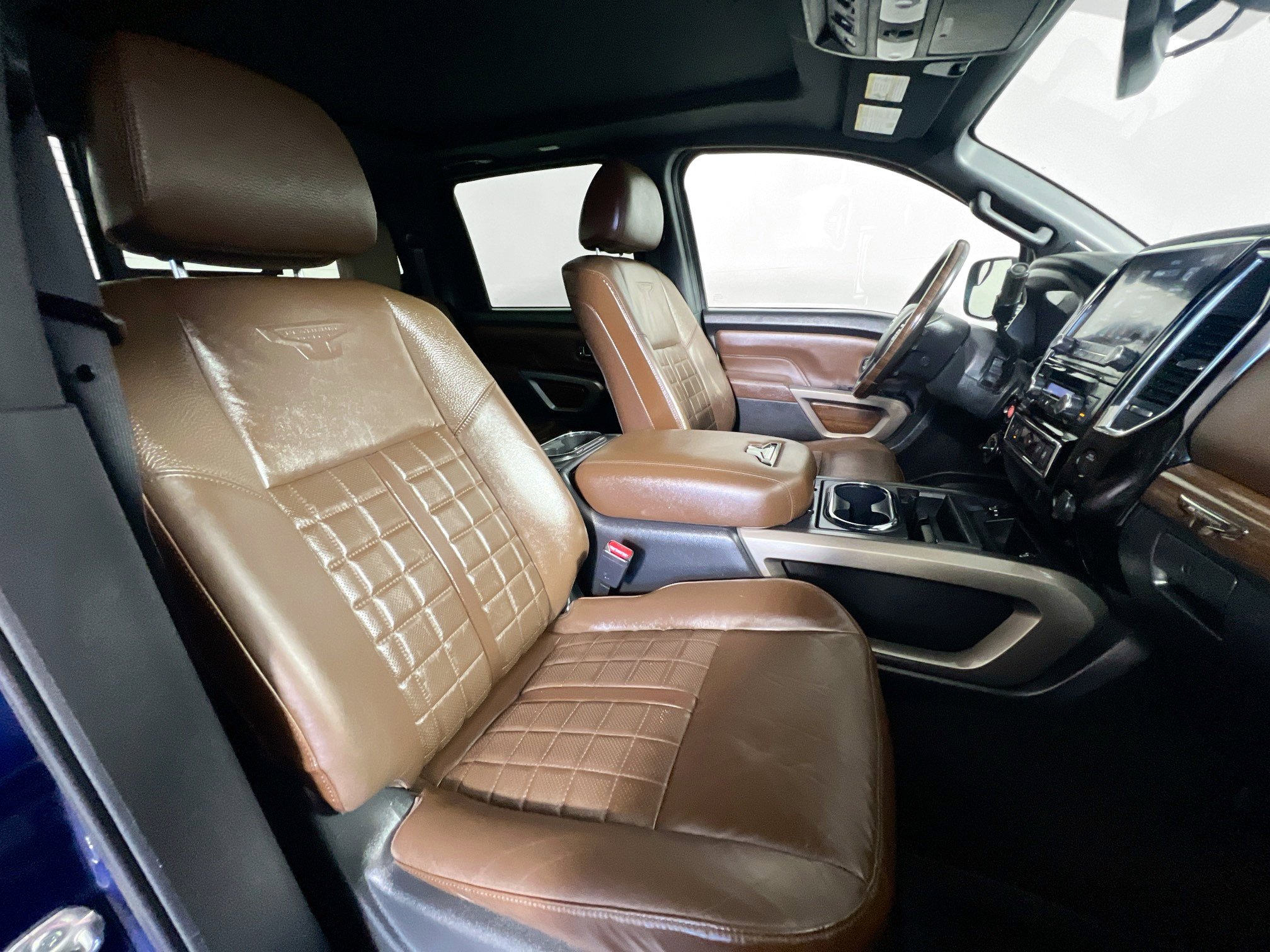 Used 2020 Nissan Titan Platinum Reserve w/ Moonroof Package image 31