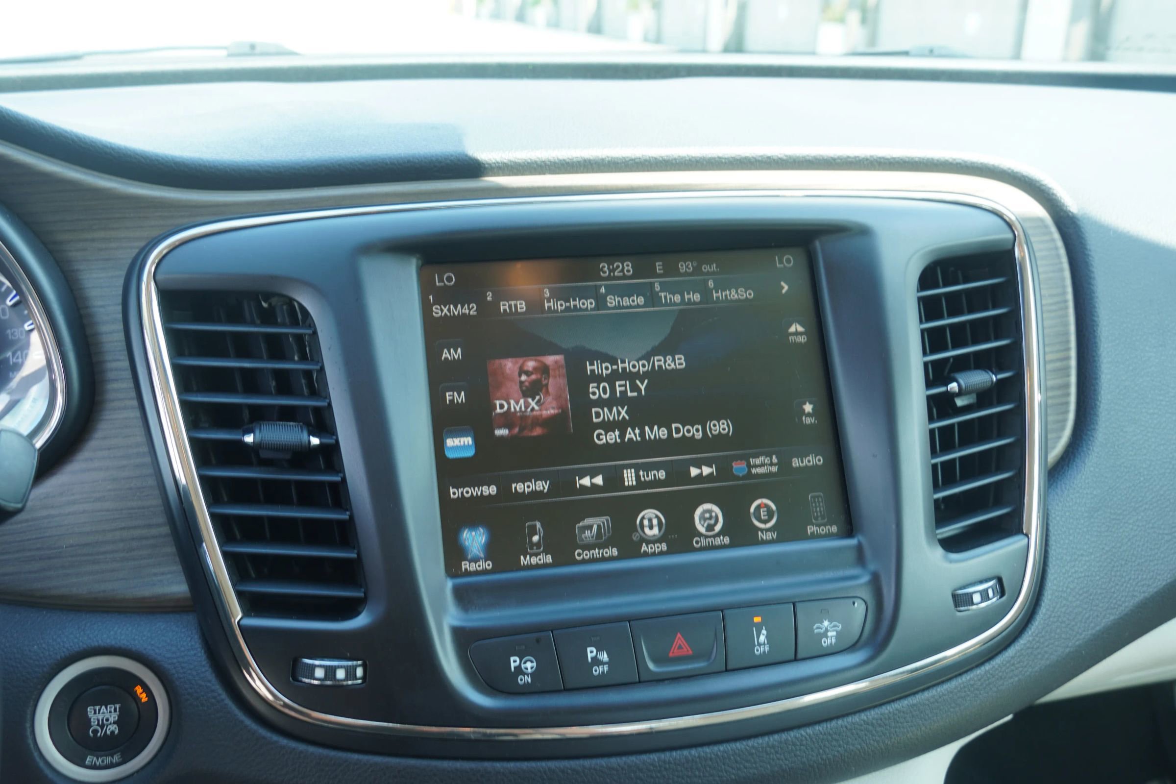 Used 2015 Chrysler 200 C w/ Navigation & Sound Group I image 27