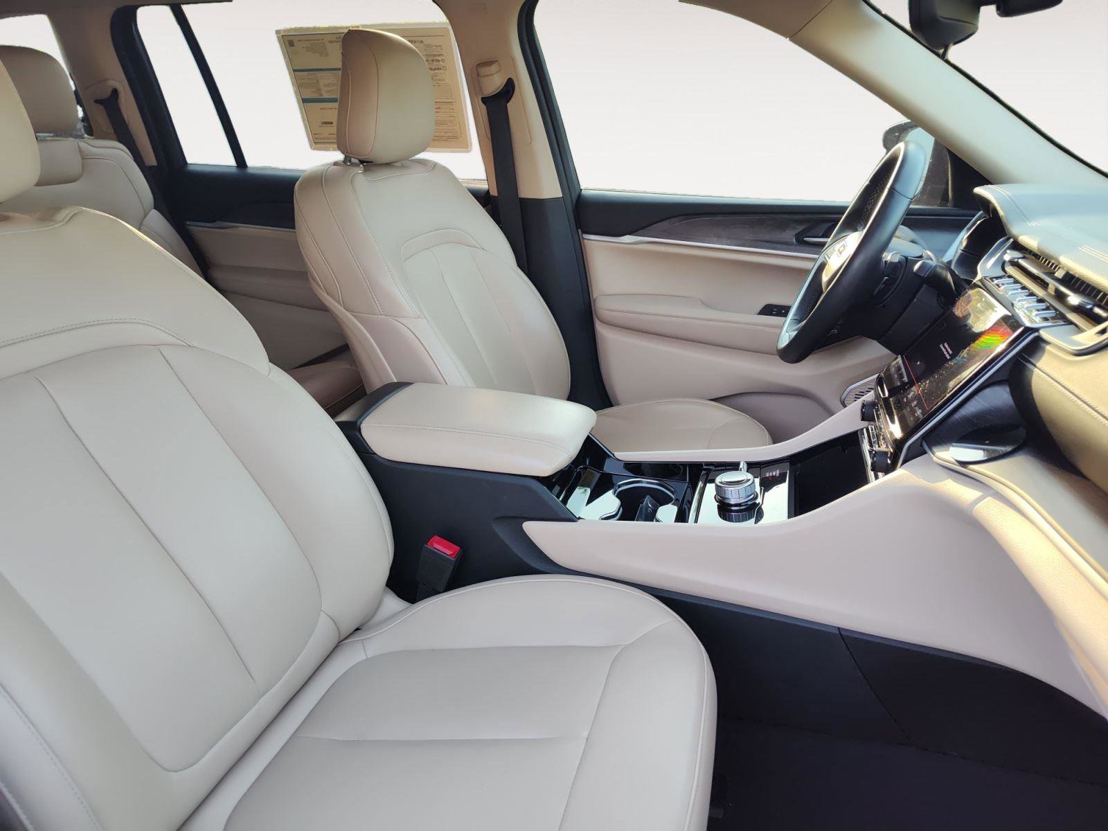 Used 2021 Jeep Grand Cherokee L Limited w/ Trailer Tow Group (B) AWD/4WD image 15