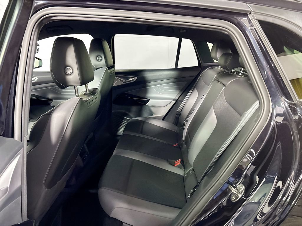 Used 2023 Volkswagen ID.4 Pro S image 21