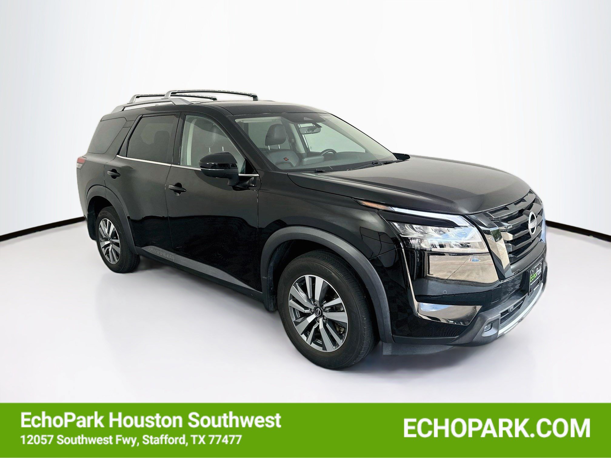 Used 2023 Nissan Pathfinder SL w/ Black Appearance Package