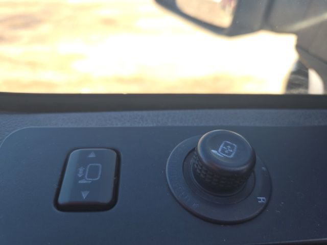 Used 2015 Ford F350 Lariat image 29