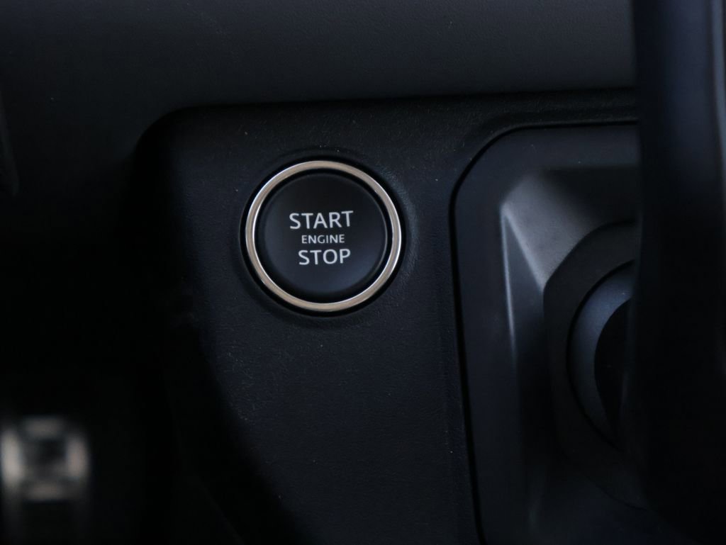 Certified 2025 Land Rover Defender 110 X-Dynamic SE image 27