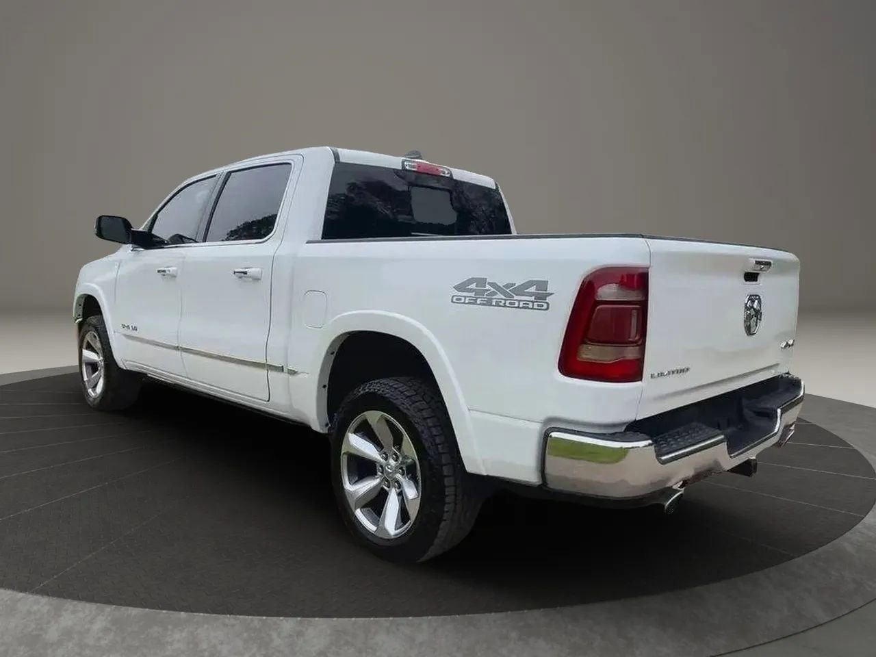 Used 2021 RAM 1500 Limited w/ Off Road Group AWD/4WD image 3