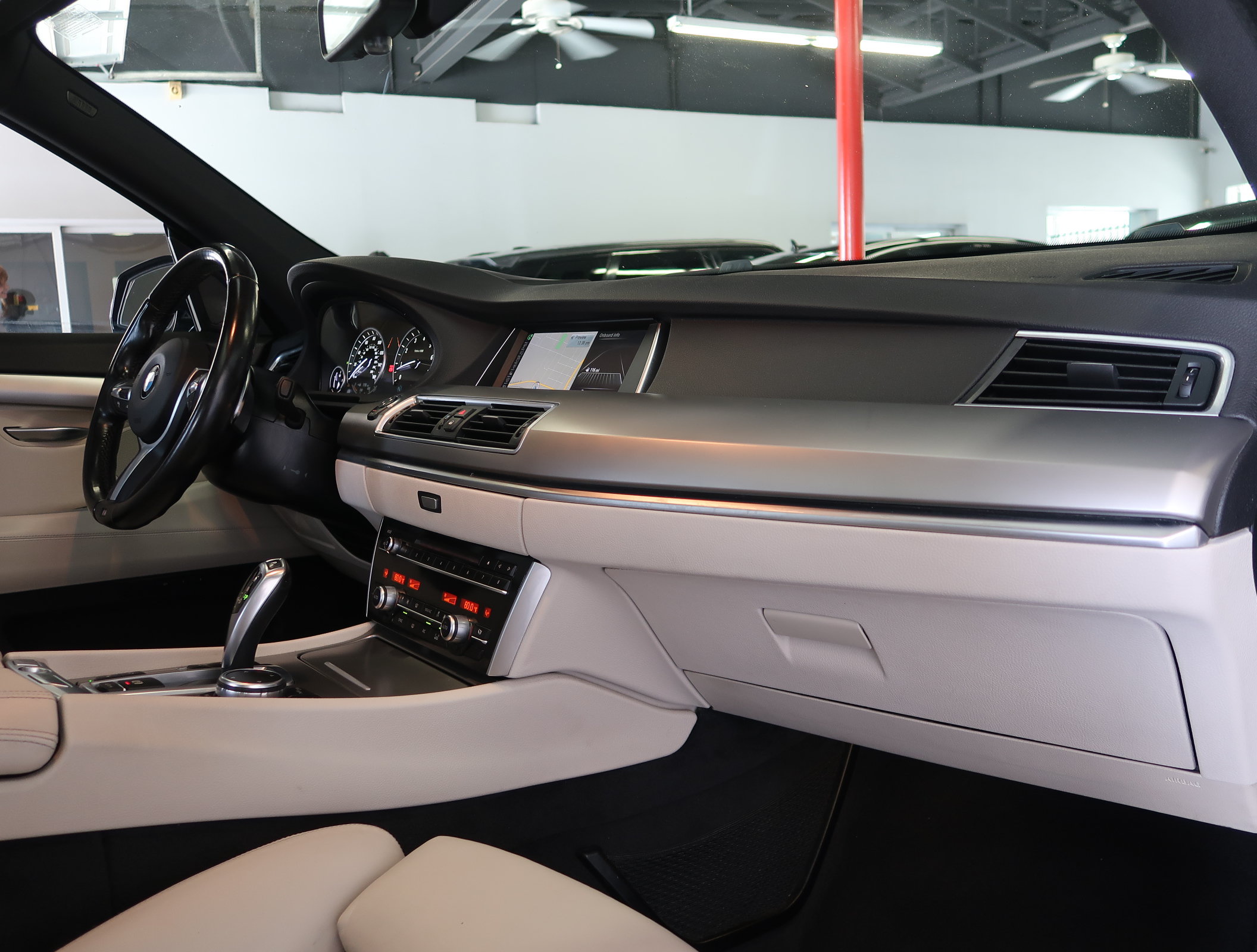 Used 2017 BMW 535i Gran Turismo RWD image 26