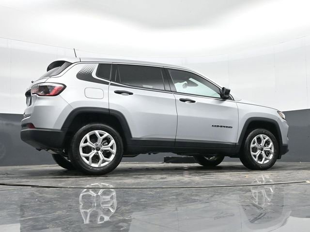 Used 2025 Jeep Compass Sport w/ Mopar Graphics Package AWD/4WD image 38
