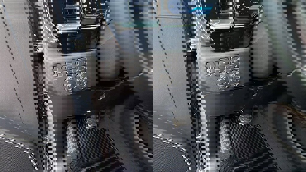 New 2026 Chevrolet Silverado 3500 LT w/ All Star Edition image 19