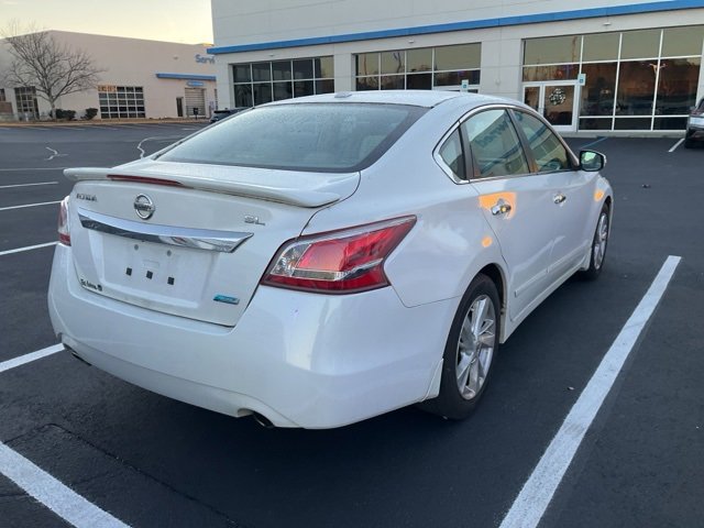 Used 2013 Nissan Altima 2.5 SL w/ Technology Pkg image 7
