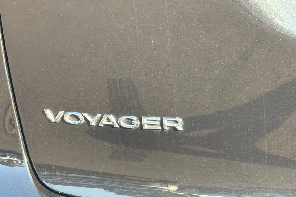 Used 2023 Chrysler Voyager LX FWD image 24