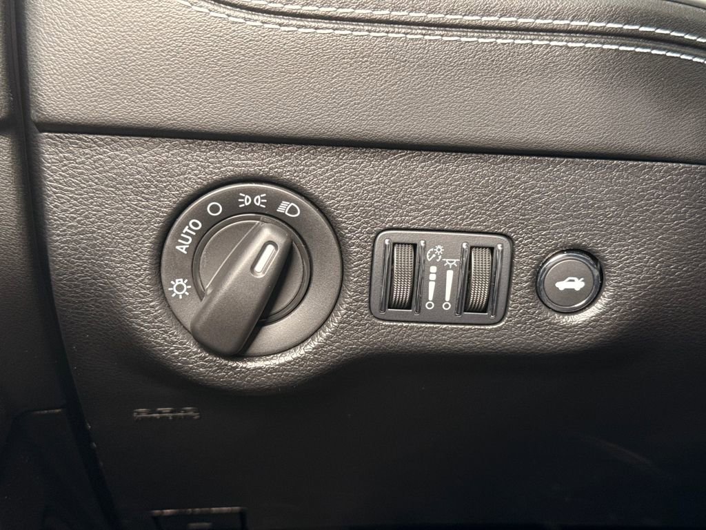 Used 2023 Dodge Charger SRT Hellcat w/ Harman/Kardon Audio Group image 34