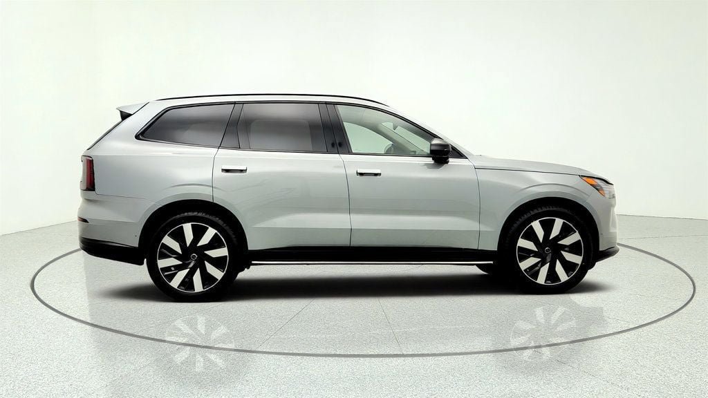 Used 2025 Volvo EX90 Ultra AWD/4WD image 4