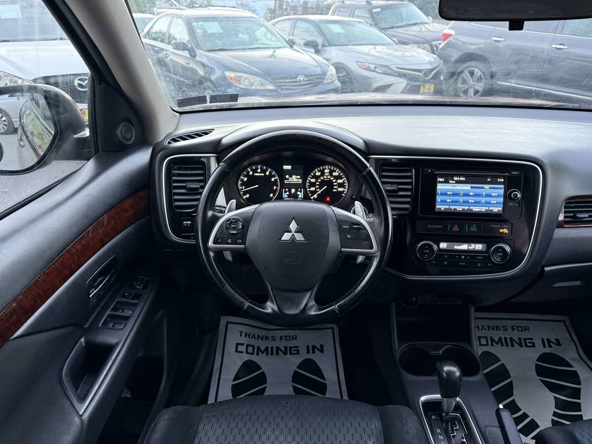 Used 2014 Mitsubishi Outlander GT image 14