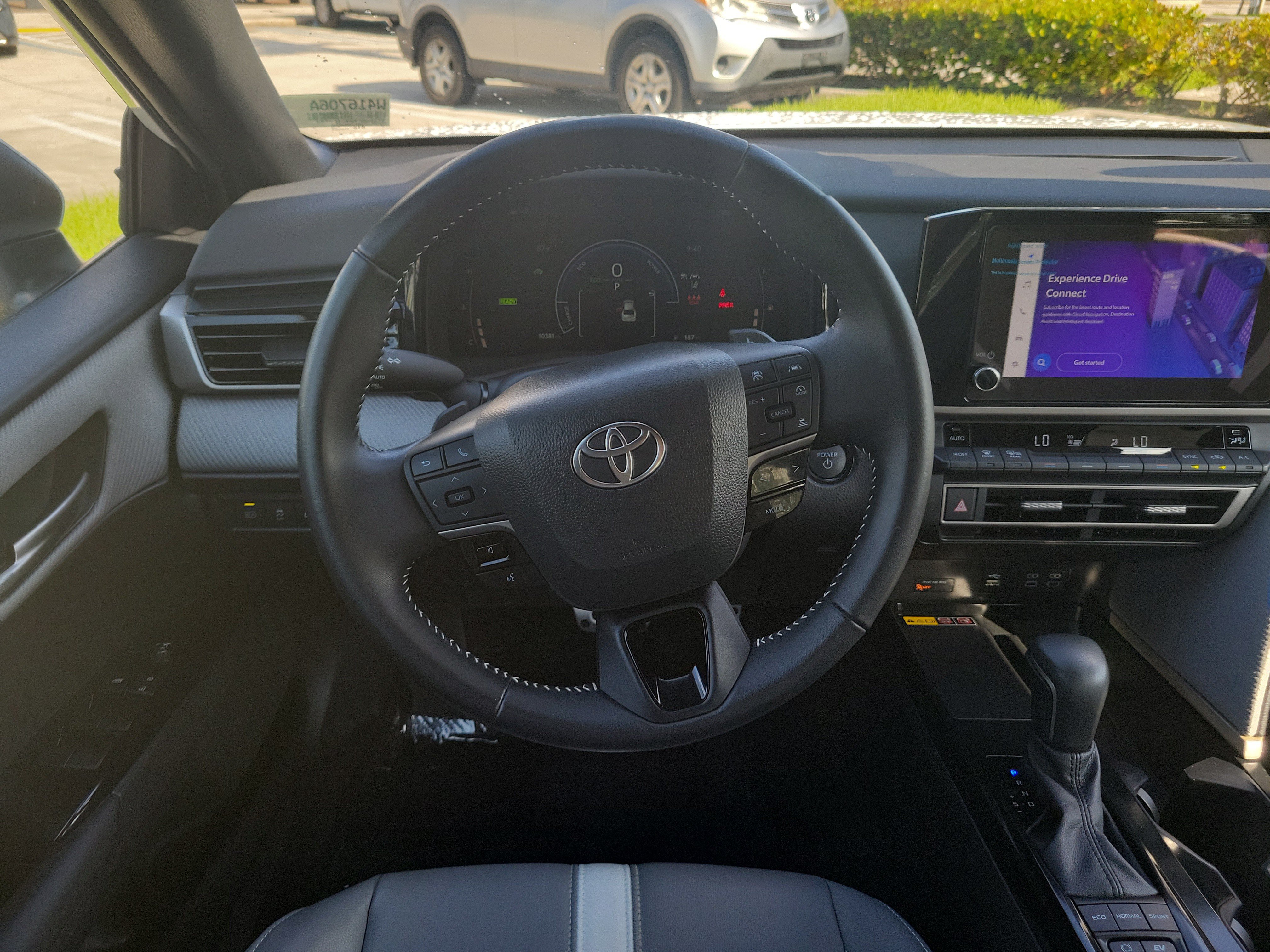Certified 2025 Toyota Camry SE FWD image 17