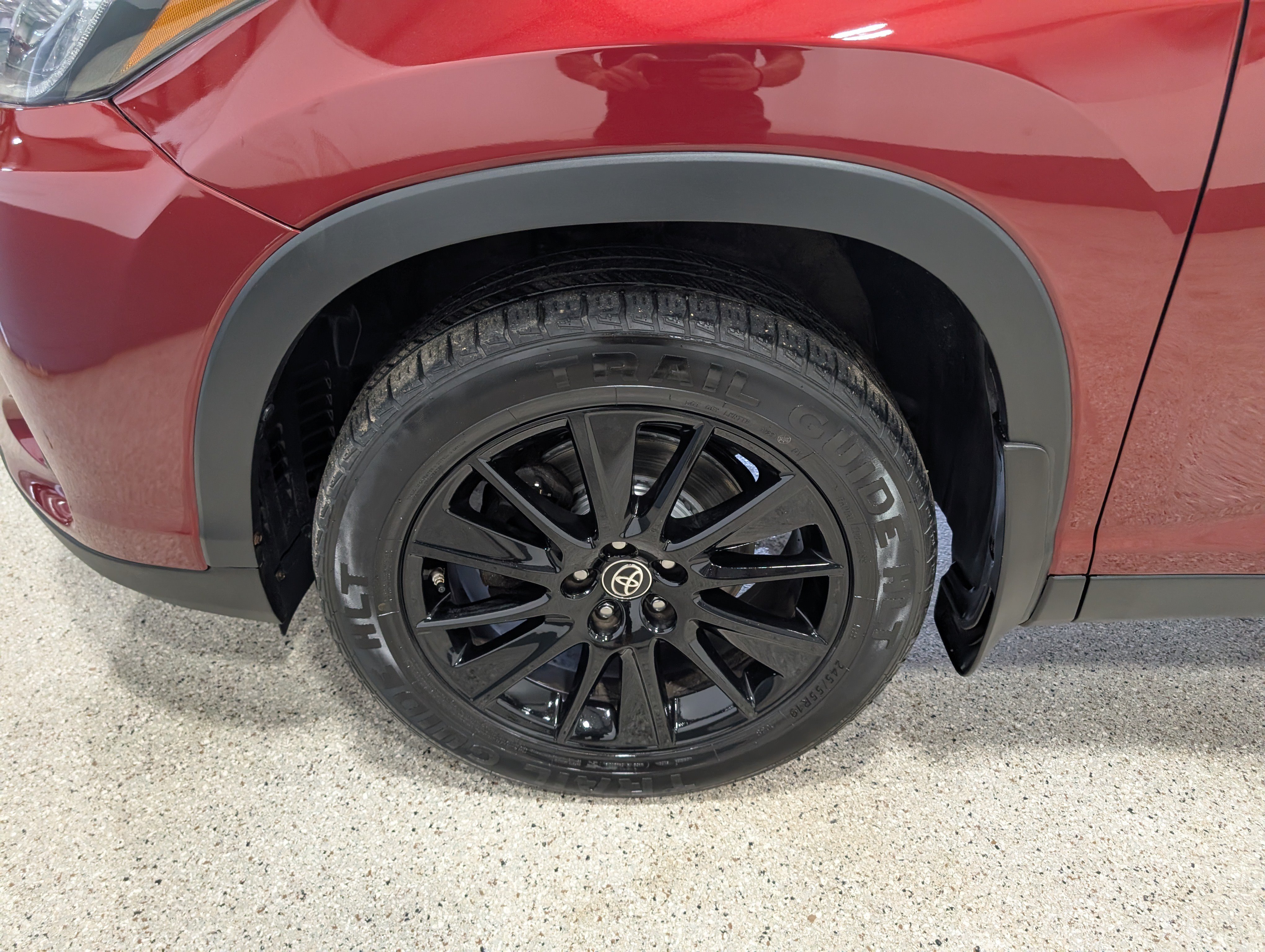 Used 2019 Toyota Highlander SE AWD/4WD image 9