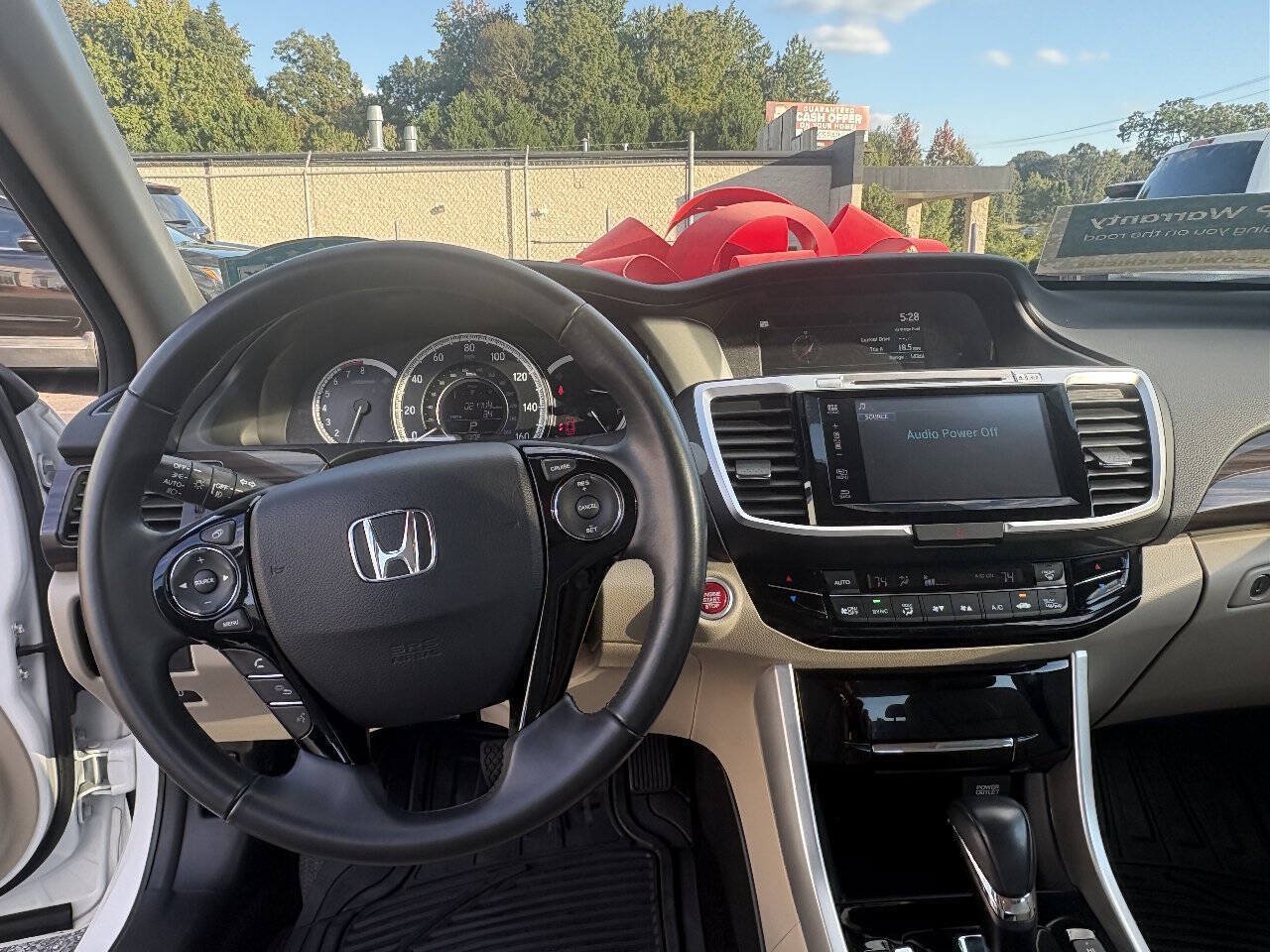 Used 2016 Honda Accord EX-L image 11