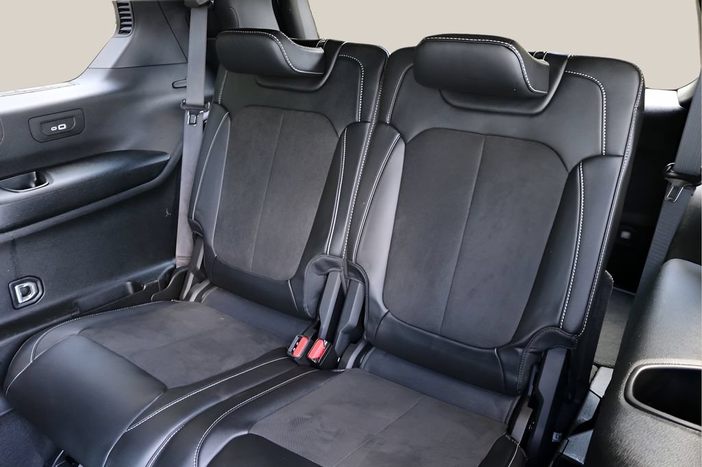 Used 2022 Jeep Grand Cherokee L Laredo AWD/4WD image 18