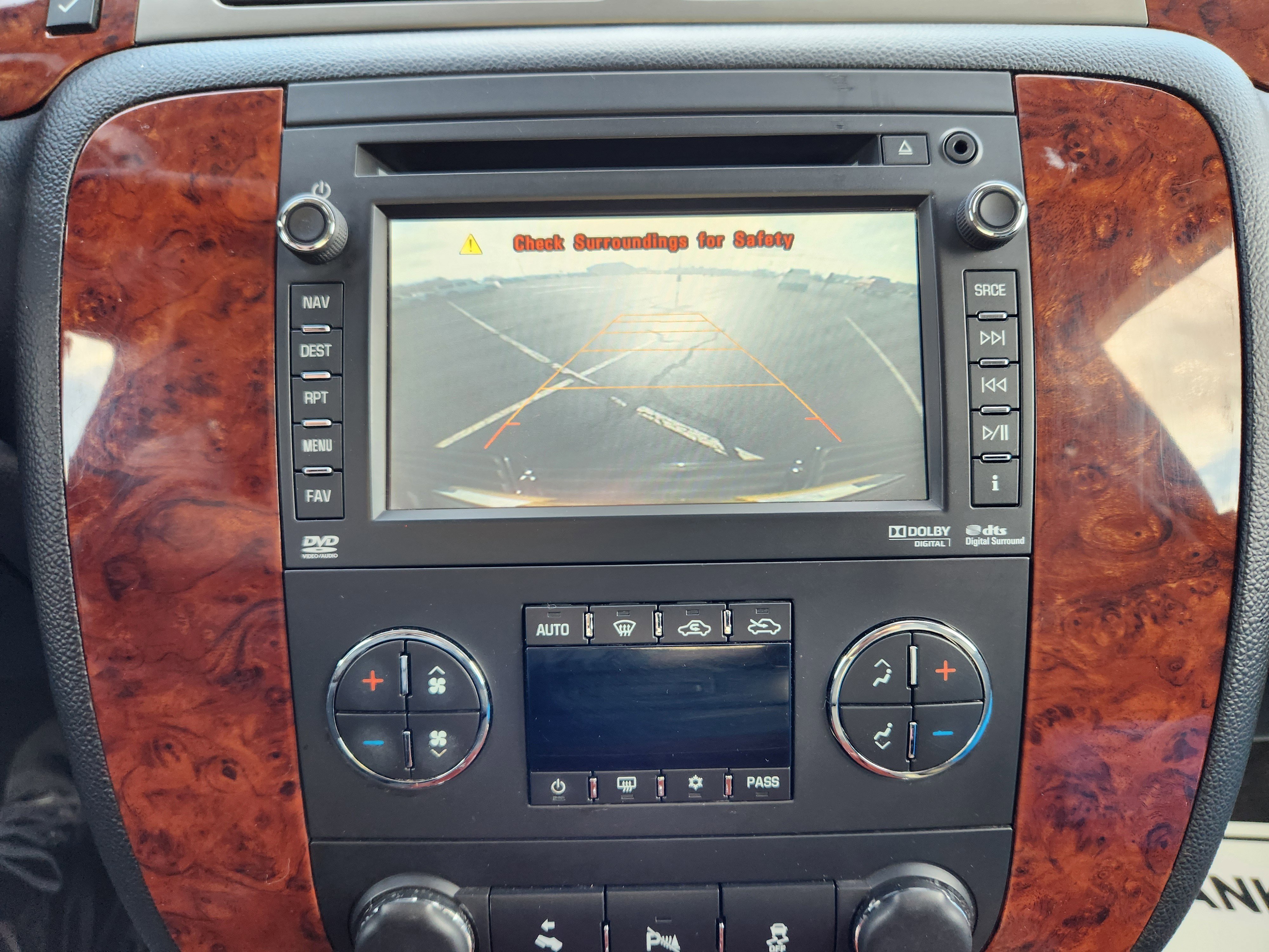 Used 2013 Chevrolet Avalanche LTZ image 19