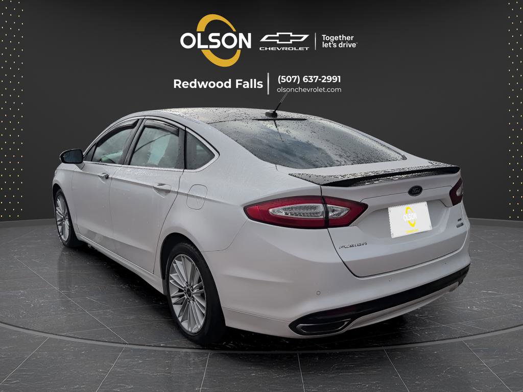 Used 2016 Ford Fusion SE w/ Equipment Group 202A image 3