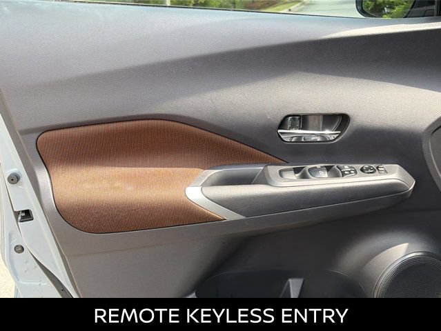 Certified 2024 Nissan Kicks SR FWD image 5