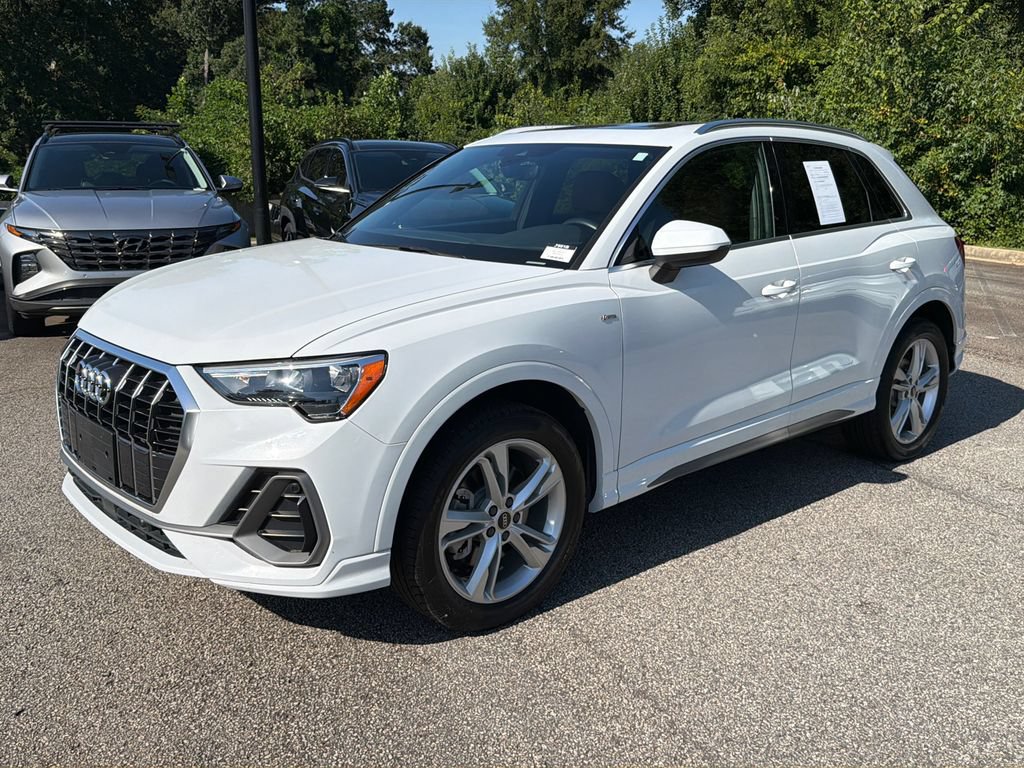 Used 2021 Audi Q3 2.0T Premium w/ Convenience Package AWD/4WD image 3